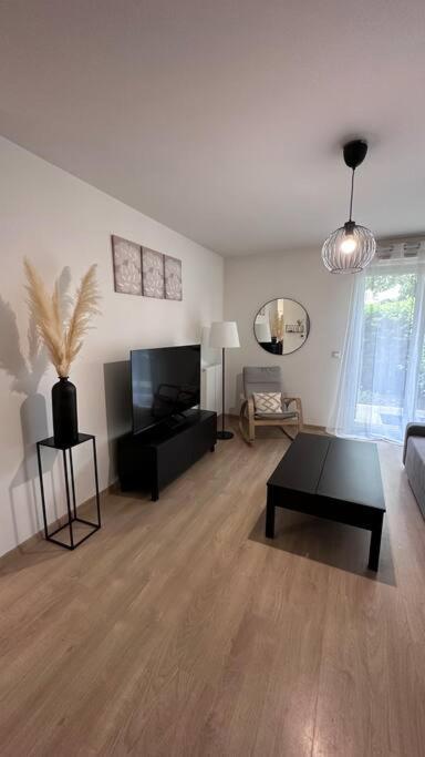 Appartement A Fleury-Merogis Proche De Paris Exteriér fotografie